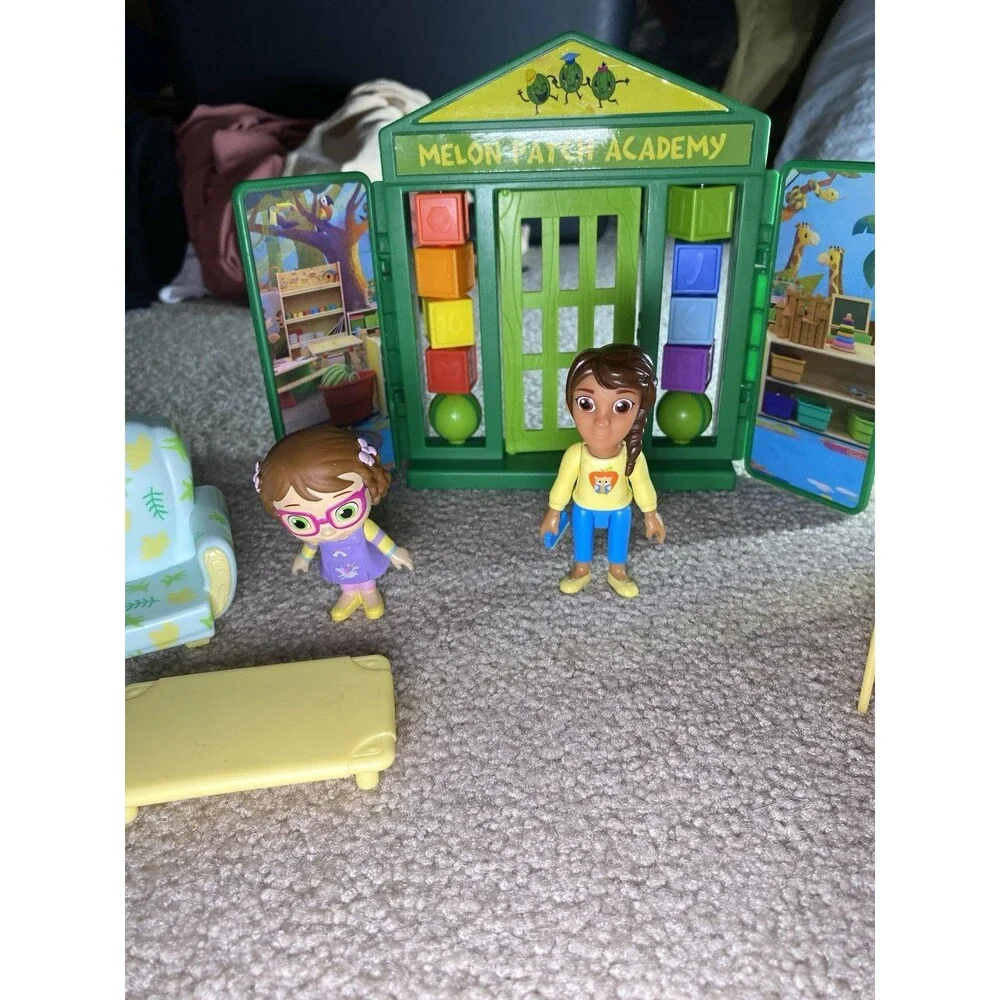 Cocomelon School Time Deluxe Playtime Set JJ Bella Ms. Appleberry Melon Patch